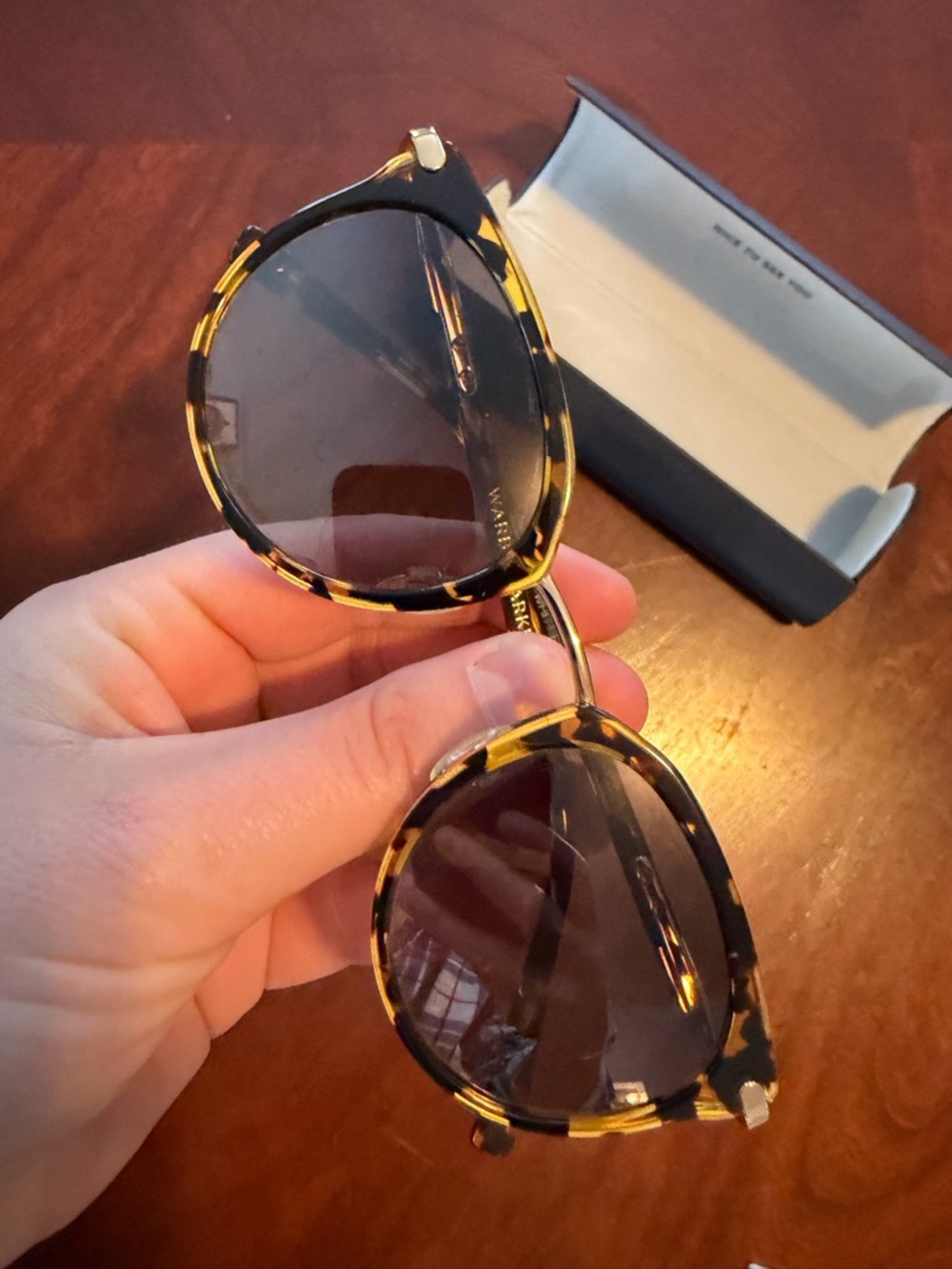 Warby Parker women’s Sunglasses - Picture 4 of 5